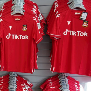 VistaPrint wordt Wrexham AFC mouwsponser.