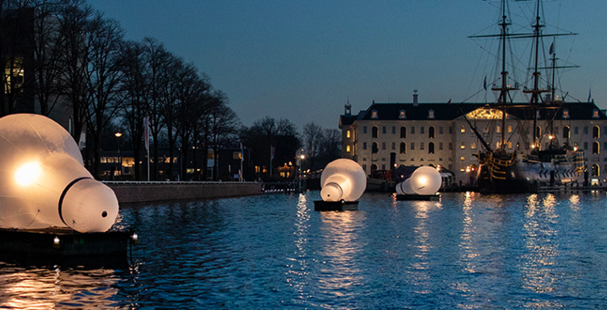 lichtkunstwerk bij Scheepvaartmuseum